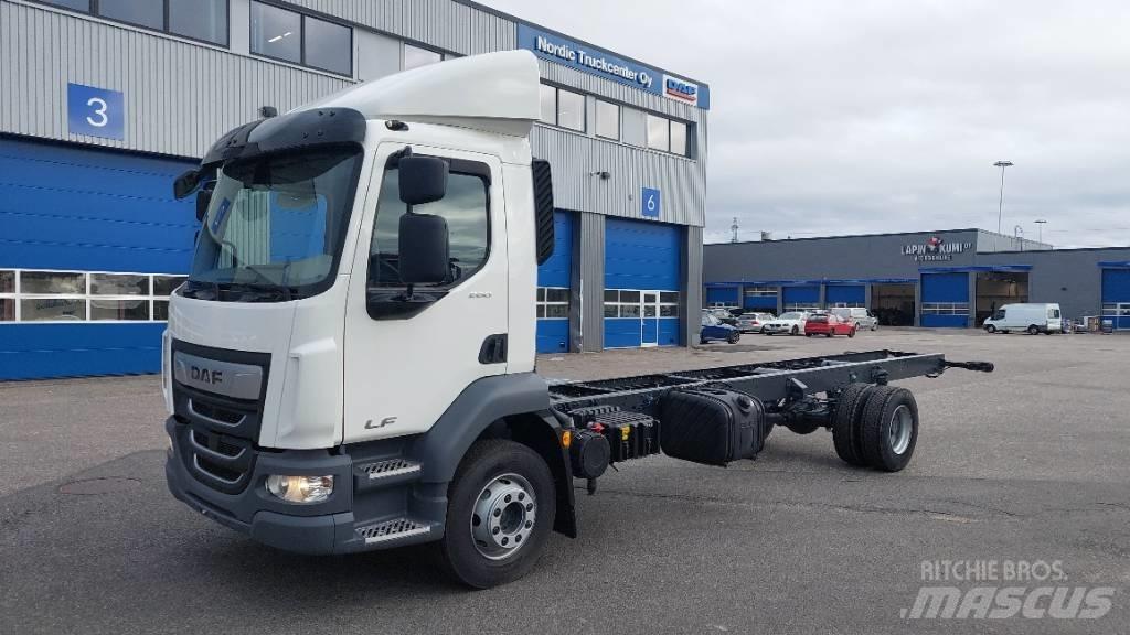 DAF LF 260 16 tn Шасі з кабіною