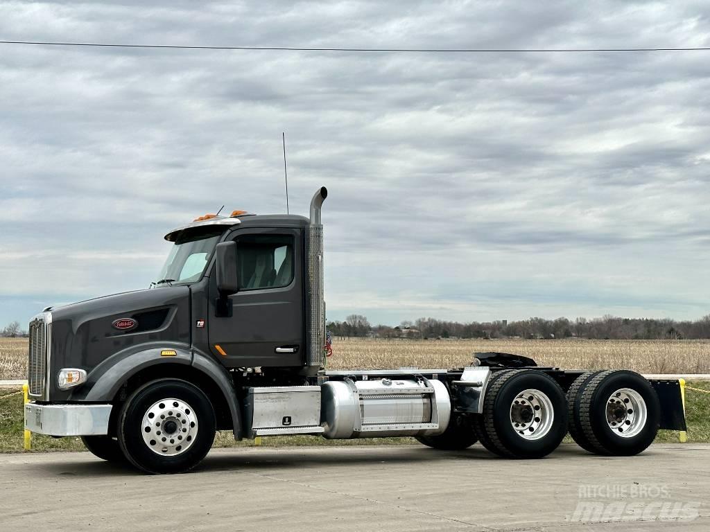 Peterbilt 567 Тягачі