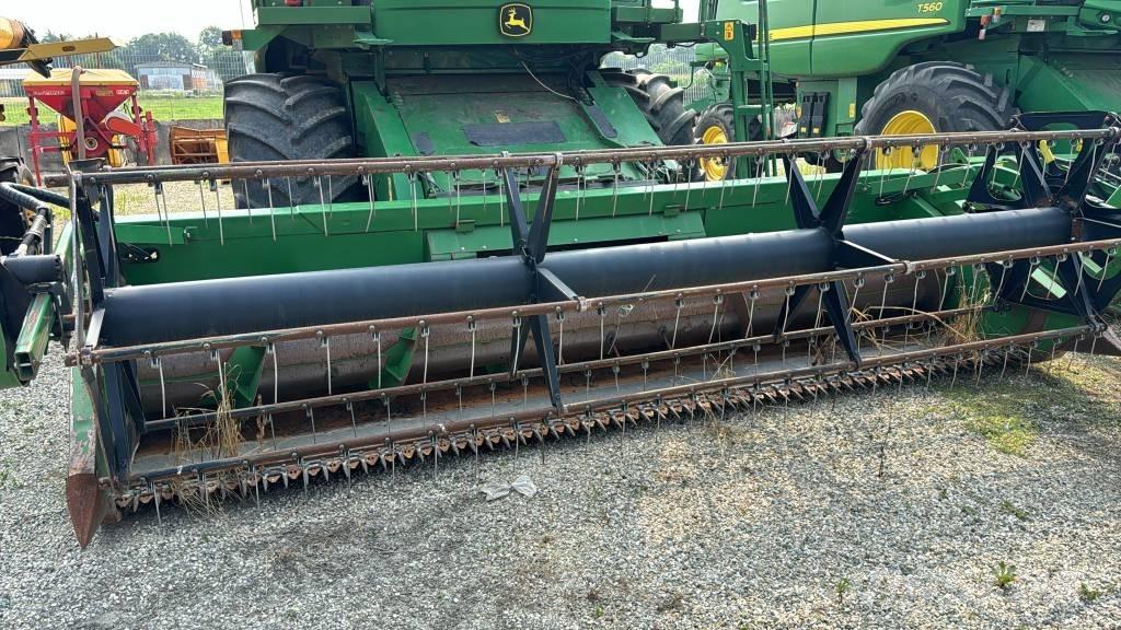John Deere 9580 WTS Зернозбиральні комбайни