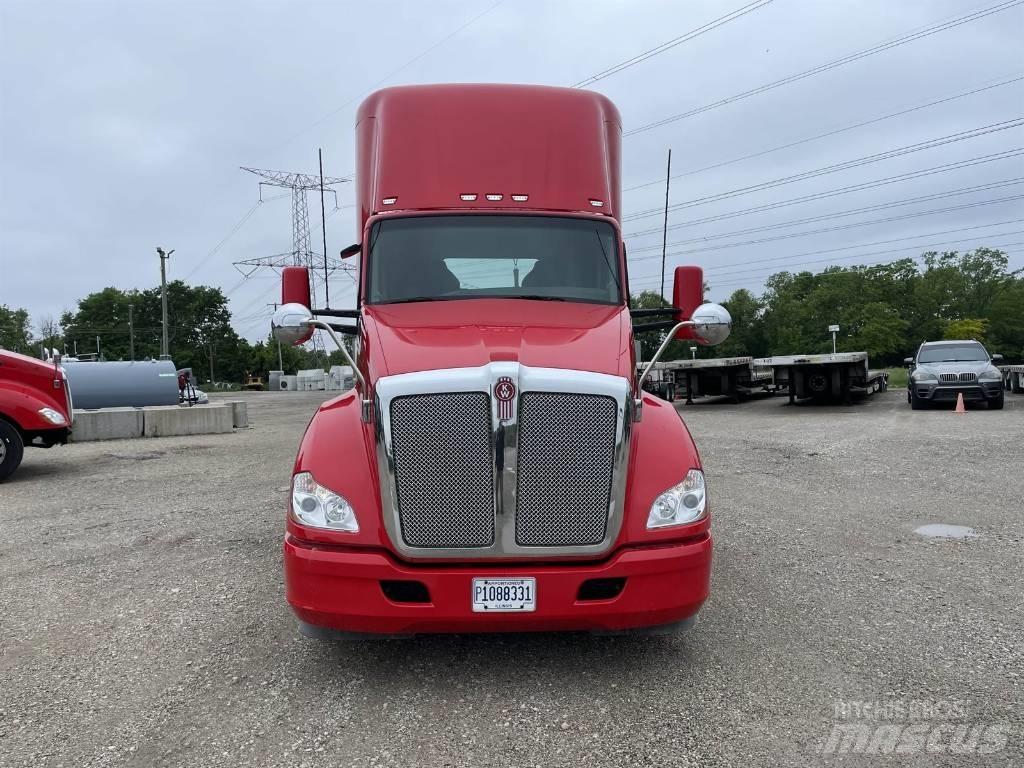 Kenworth T 680 Тягачі