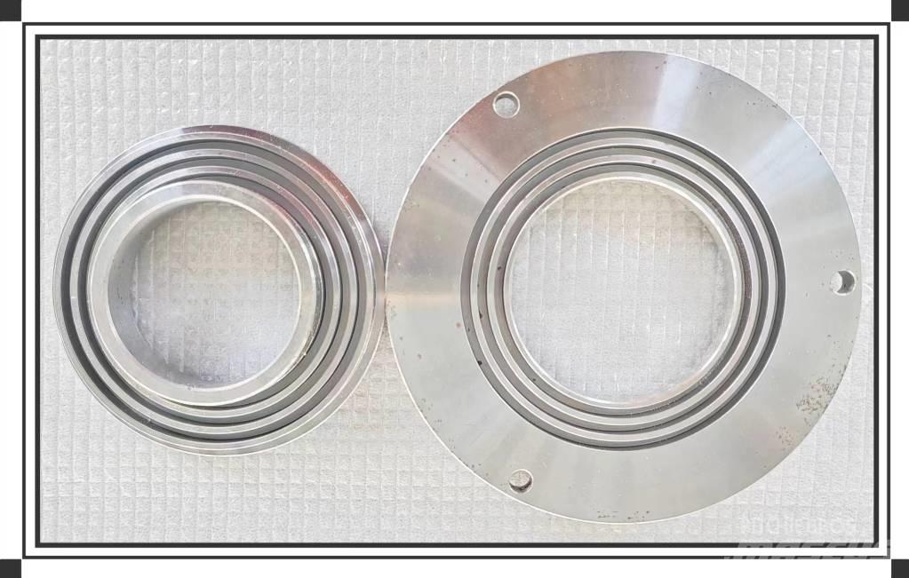 CLAAS Bearing cover Шасі