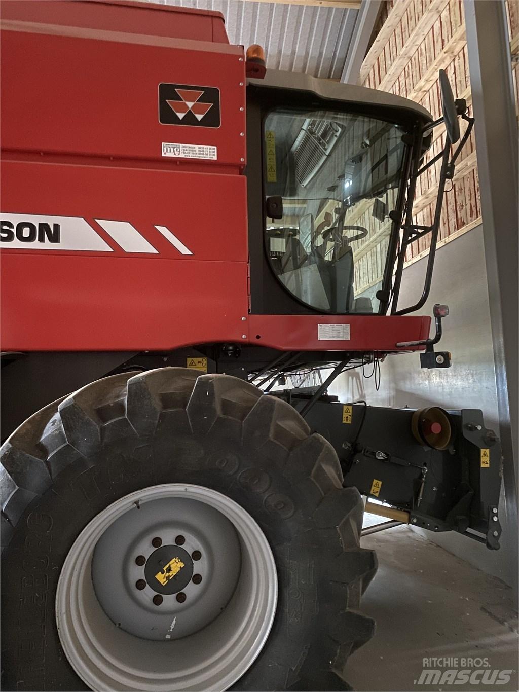 Massey Ferguson 7244 Зернозбиральні комбайни