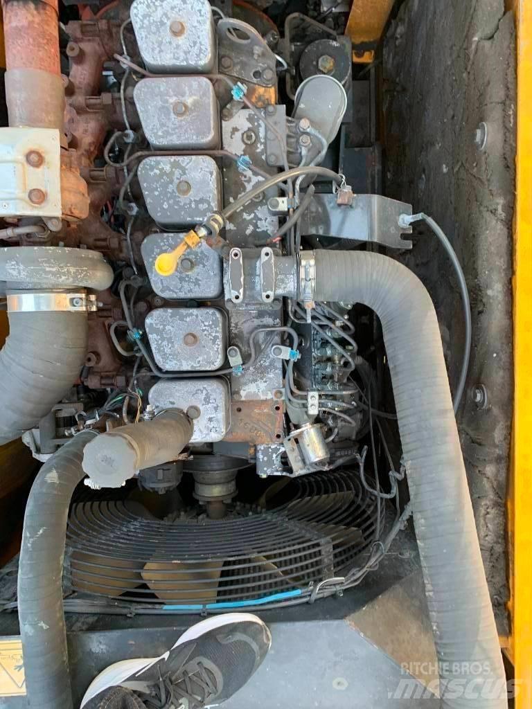 Hyundai R210W-9 Гусеничні екскаватори