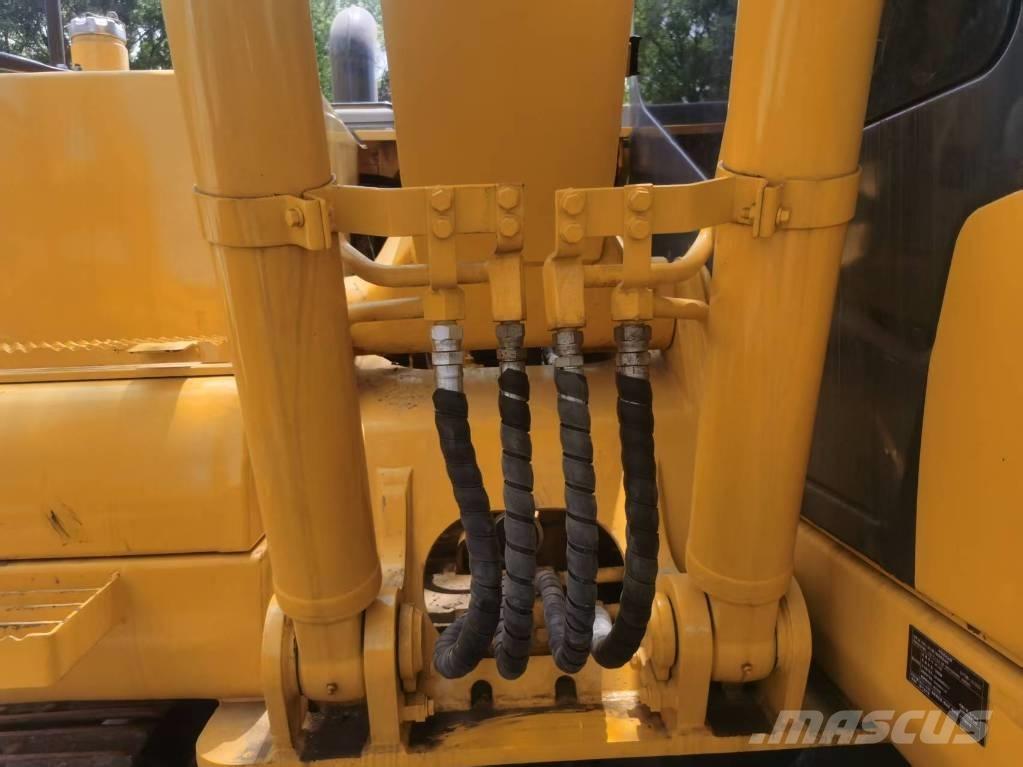 Komatsu PC 130 Гусеничні екскаватори