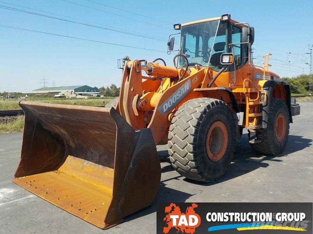Doosan DL 300 Фронтальні навантажувачі
