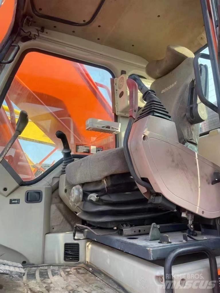 Doosan DH300 Гусеничні екскаватори