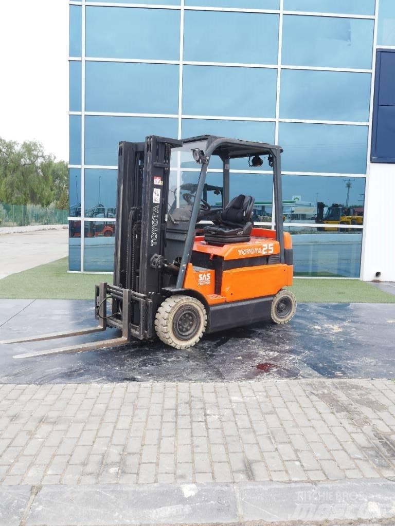 Toyota 7 FBMF 25 Електронавантажувачі