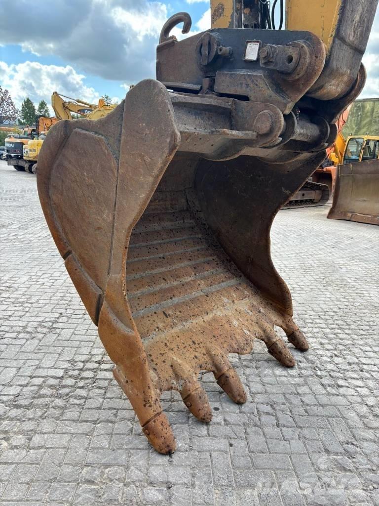 CAT 330 B L Гусеничні екскаватори