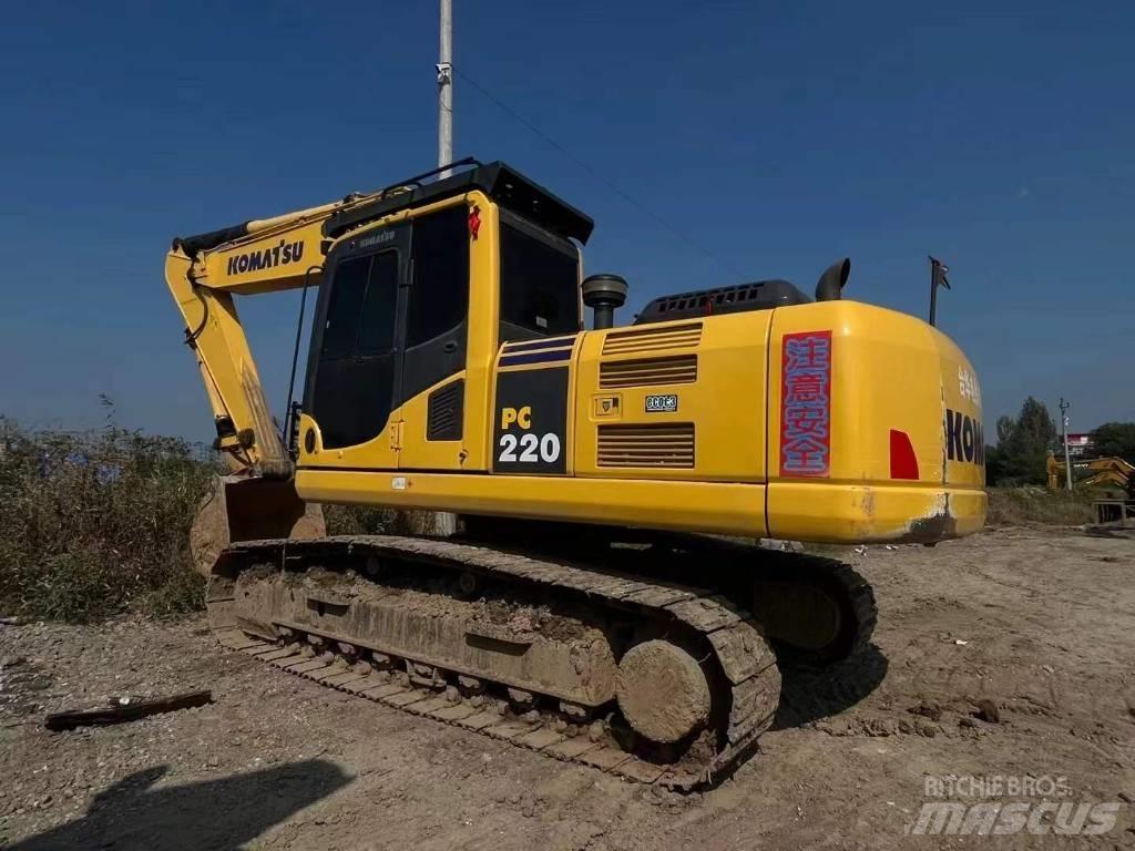 Komatsu PC 220-8 Гусеничні екскаватори
