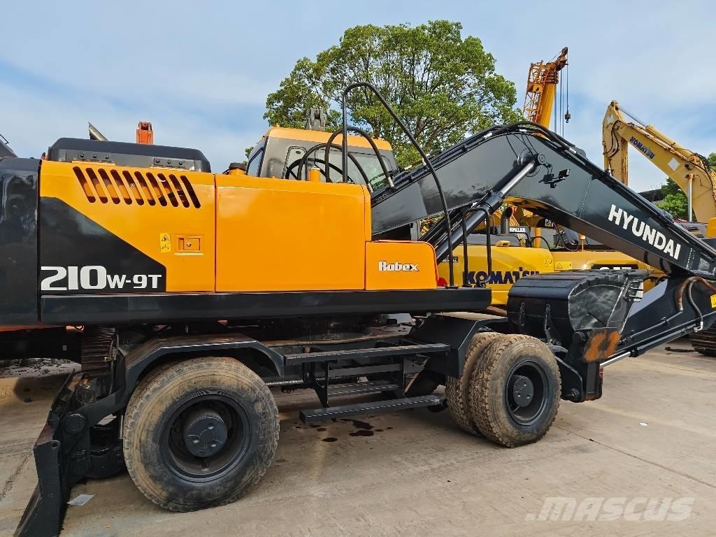 Hyundai R210W-9 Колісні екскаватори