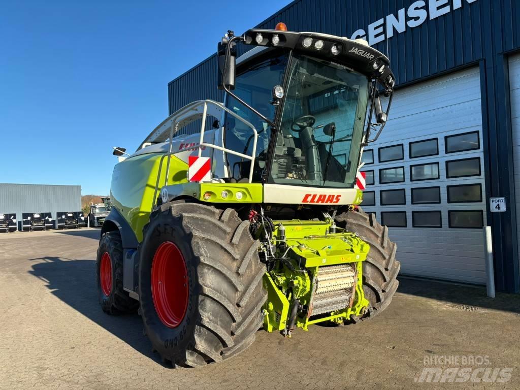 CLAAS Jaguar 950 4WD Кормозбиральні комбайни