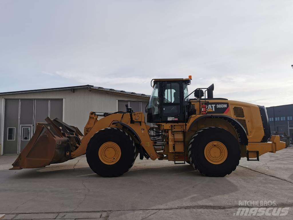 CAT 980M Фронтальні навантажувачі