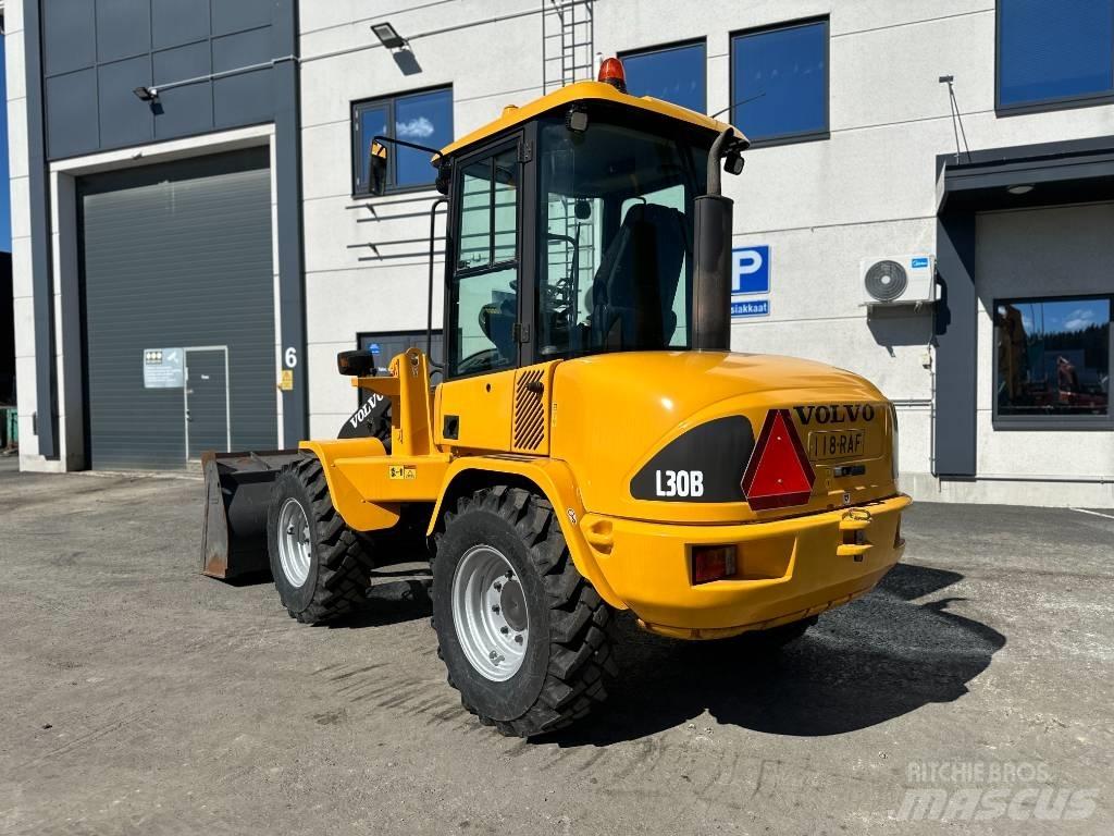 Volvo L 30 B Фронтальні навантажувачі