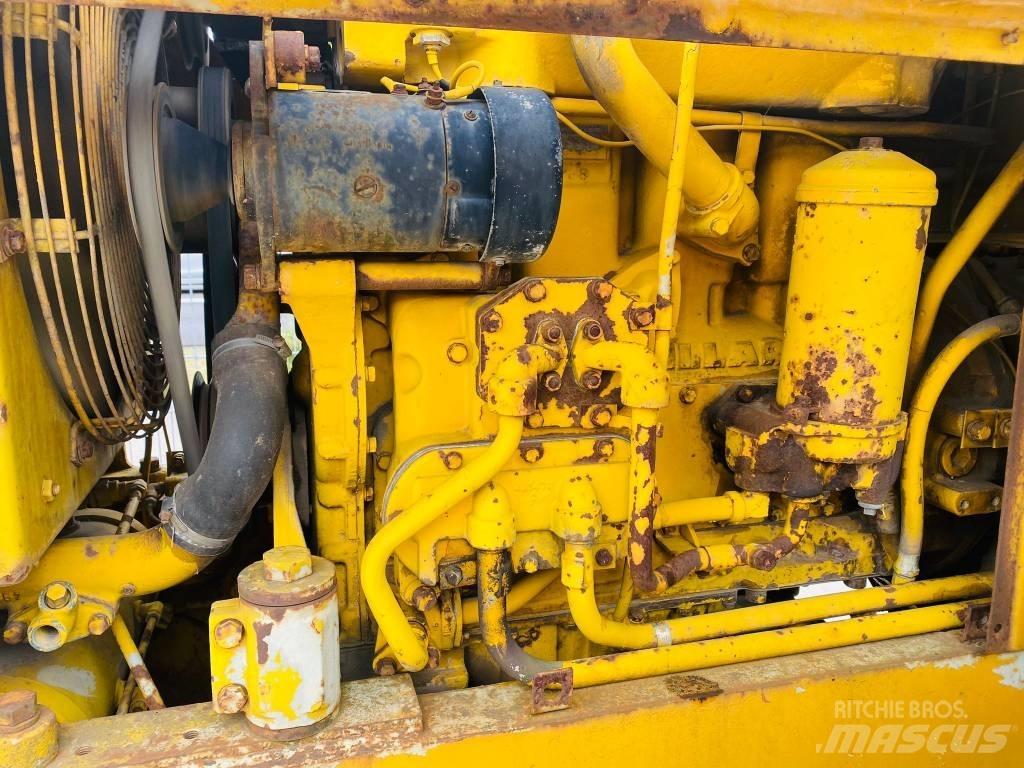 CAT 922 B Фронтальні навантажувачі