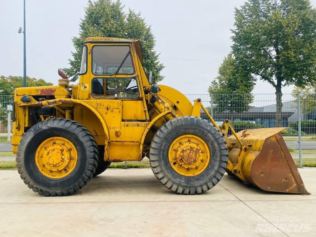 CAT 922 B Фронтальні навантажувачі