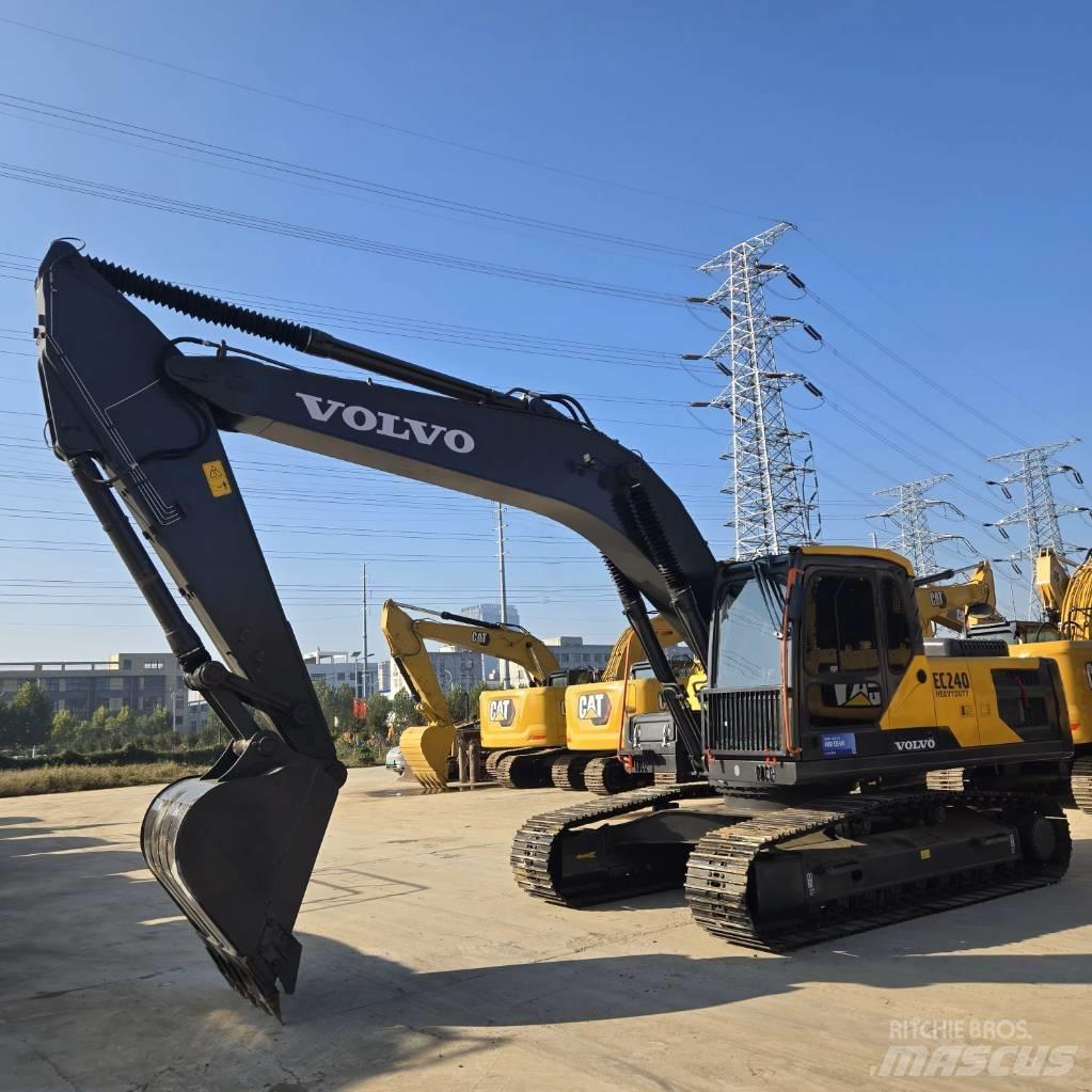 Volvo EC 240 Гусеничні екскаватори