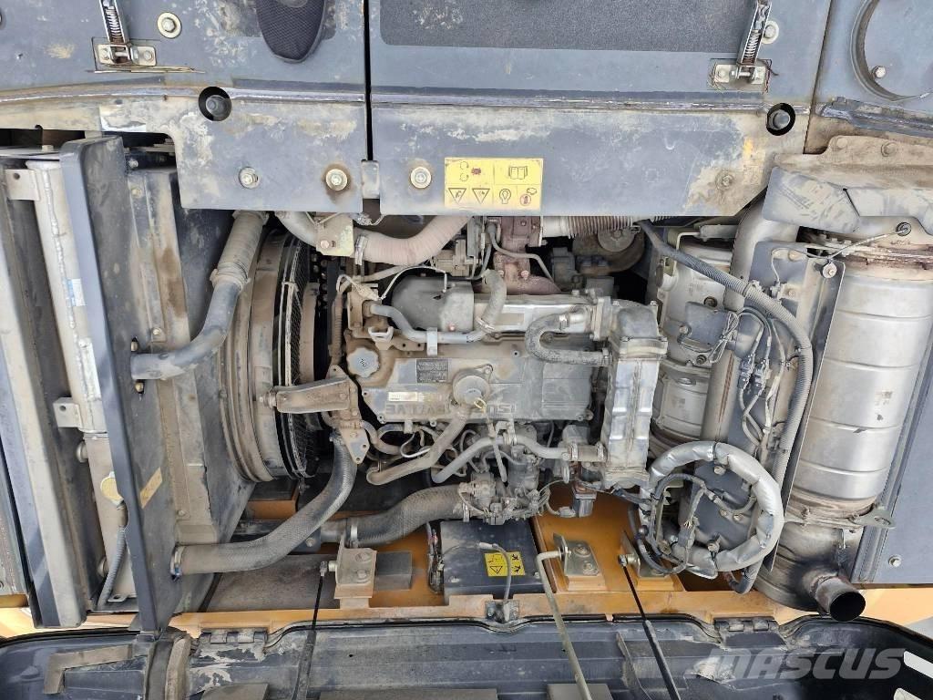 CASE CX 210 D Гусеничні екскаватори