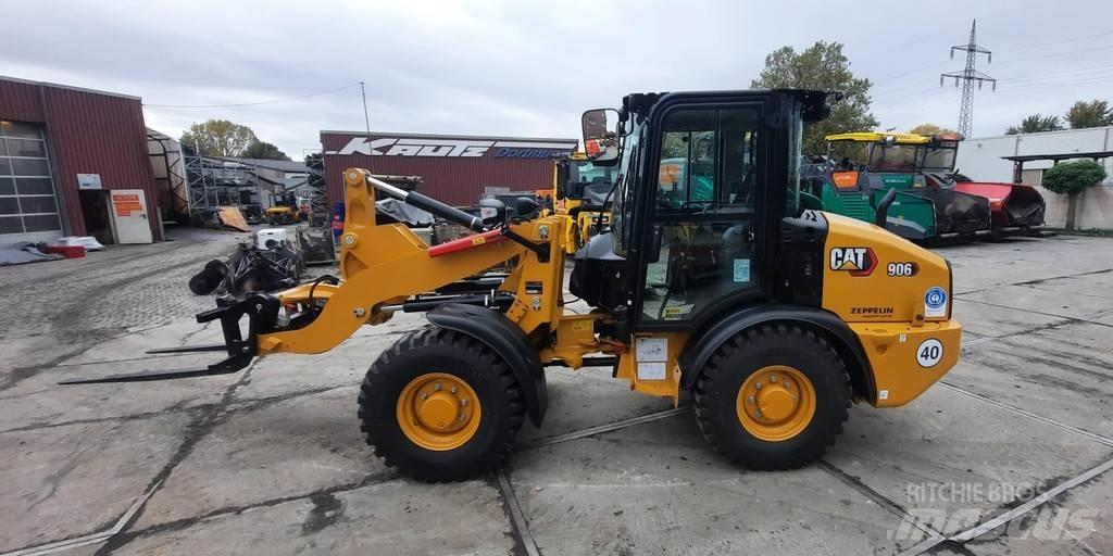 CAT 906 Фронтальні навантажувачі