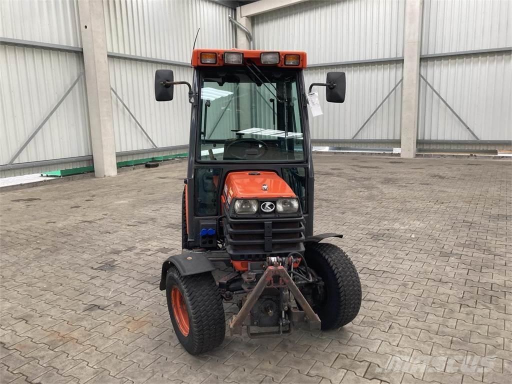 Kubota B2110 Трактори