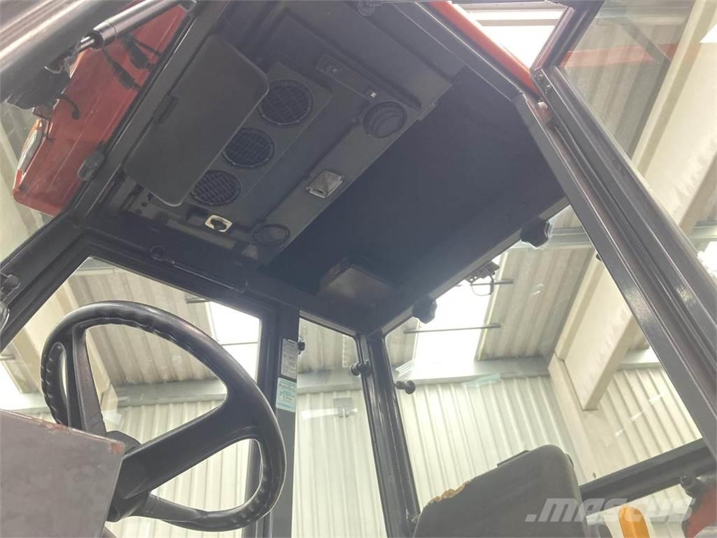 Kubota B2110 Трактори