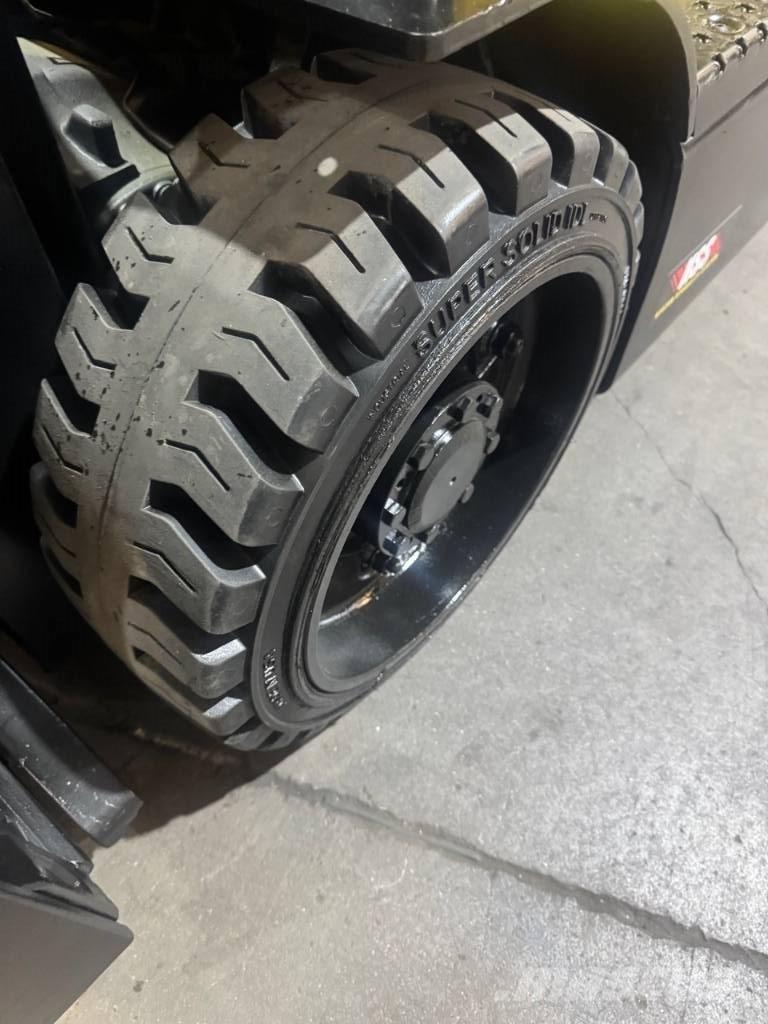 Hyster E 60 XN Електронавантажувачі