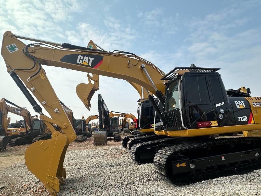 CAT CAT320D2 Гусеничні екскаватори