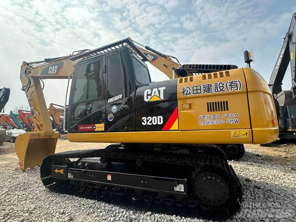 CAT CAT320D2 Гусеничні екскаватори