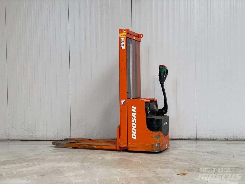 Doosan LEDS12.5C Ручний візок