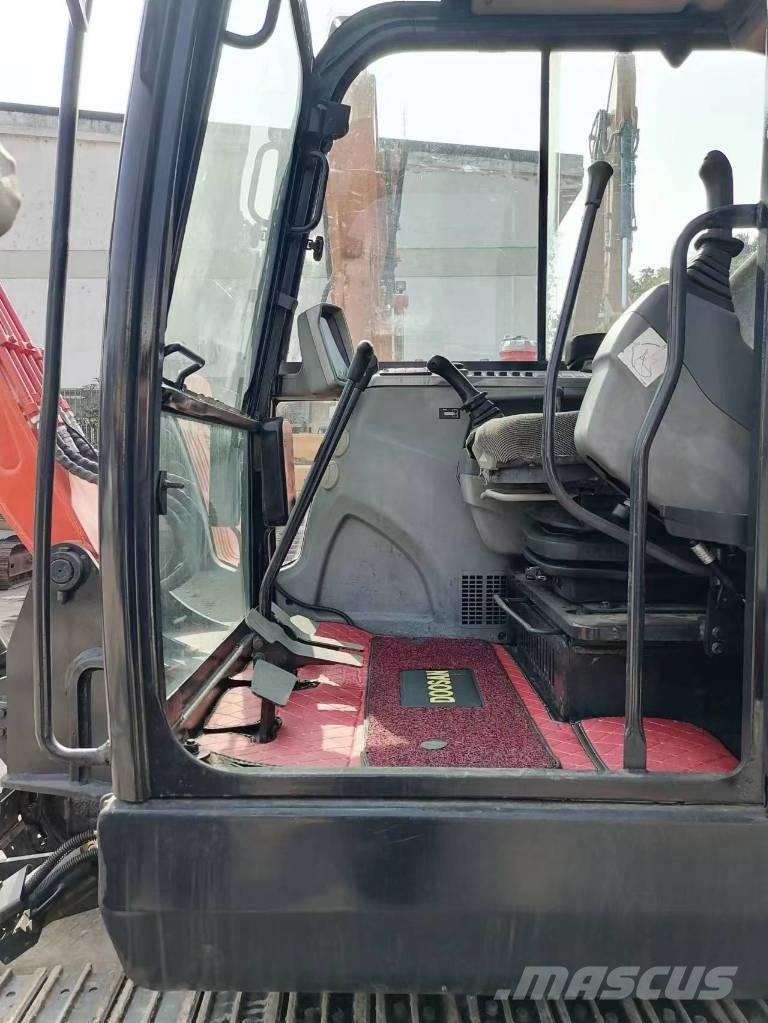 Doosan DX 60 Гусеничні екскаватори