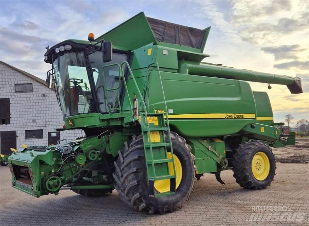 John Deere T560 Зернозбиральні комбайни