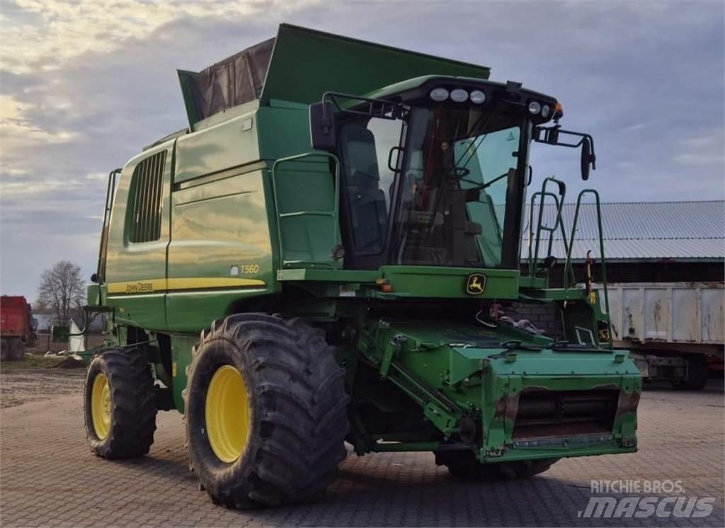 John Deere T560 Зернозбиральні комбайни