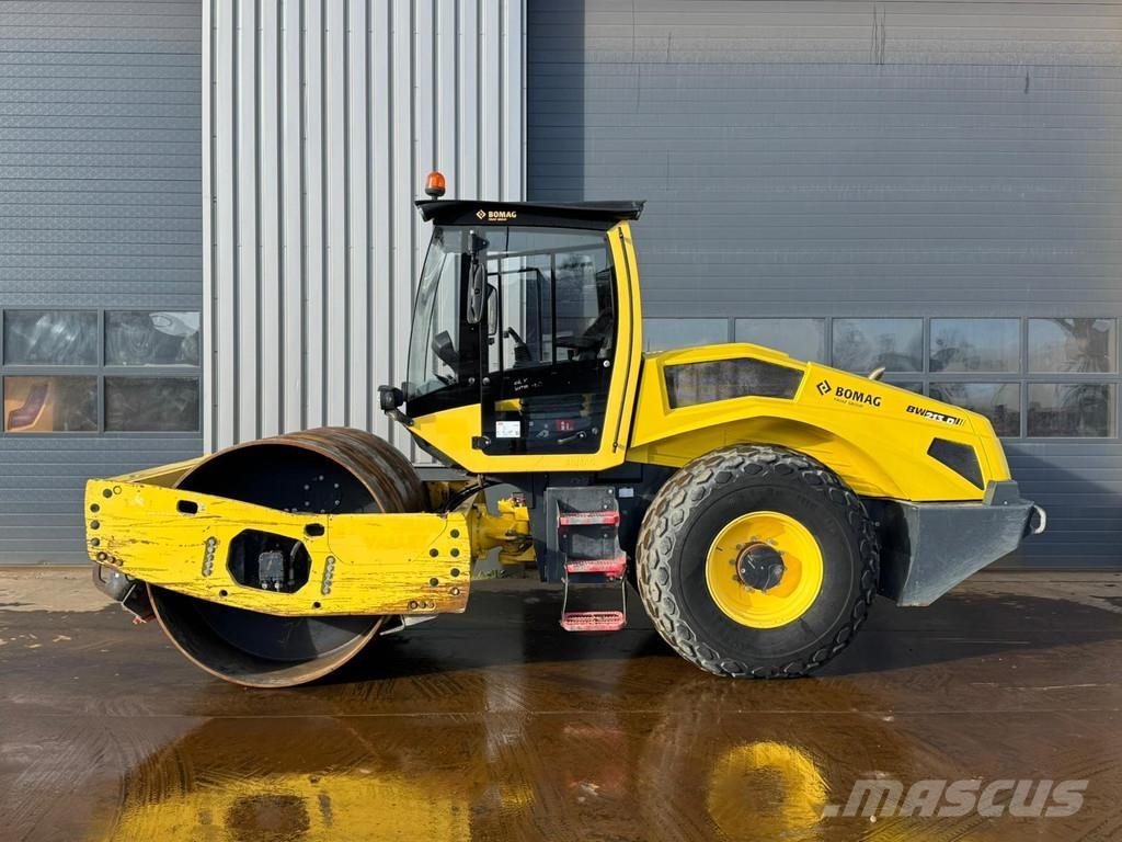 Bomag BW213D-5 Грунтові котки