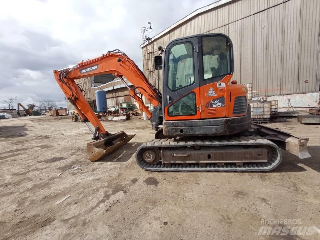 Doosan DX 85 R-3 Середні екскаватори 7т. - 12т.