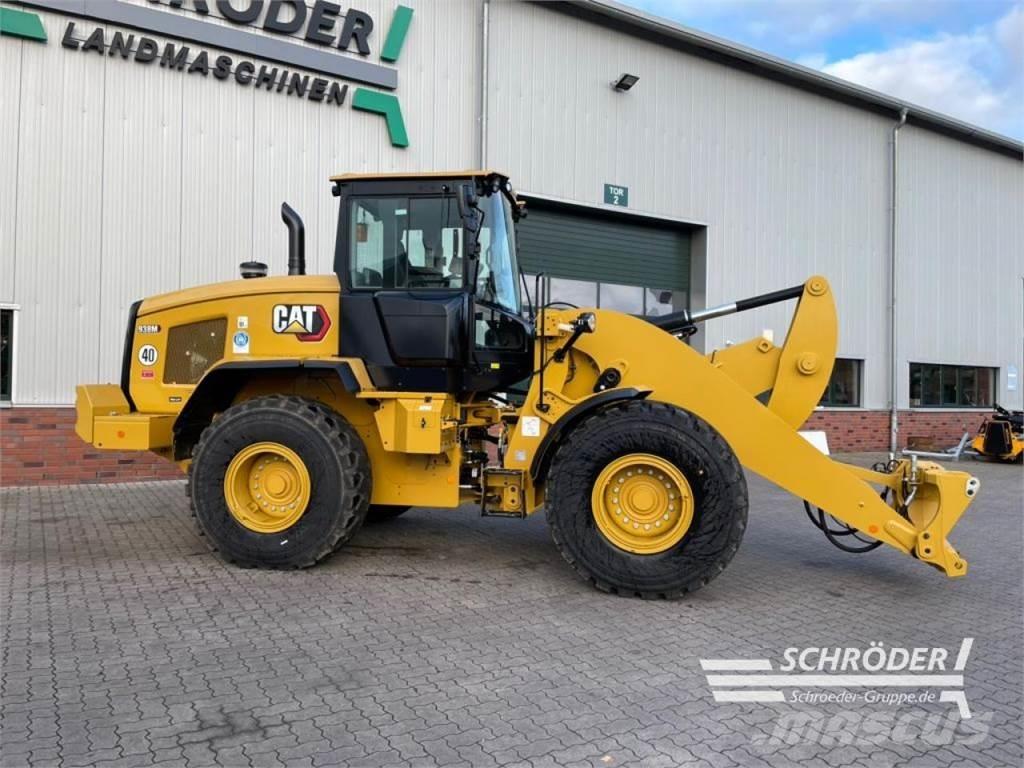 CAT 938 HL Фронтальні навантажувачі