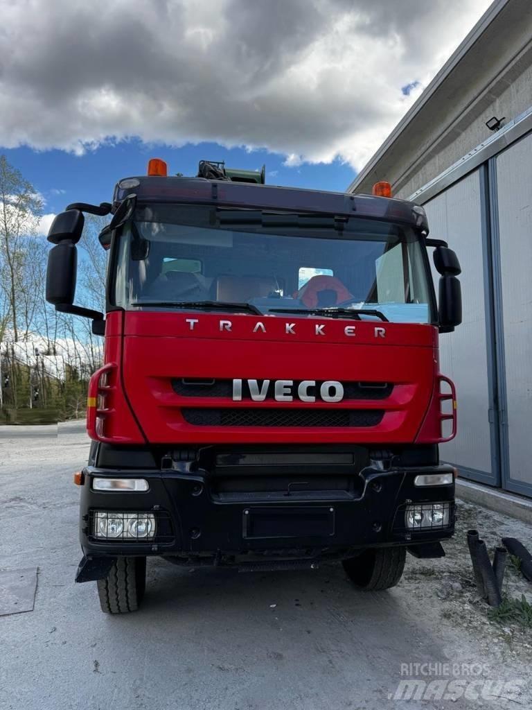 Iveco Trekker 450 Бетононасоси