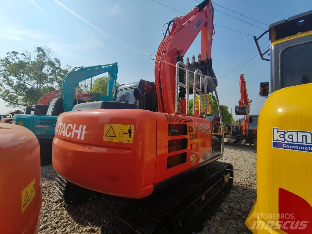 Hitachi ZX 120 Гусеничні екскаватори