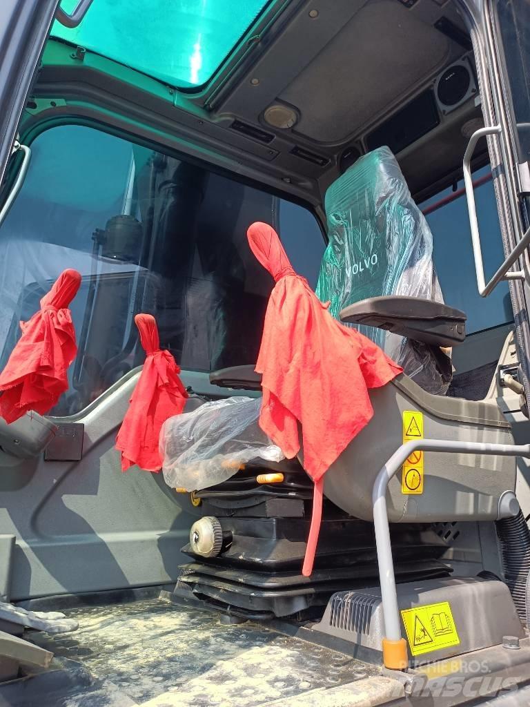Volvo EC 240 Гусеничні екскаватори