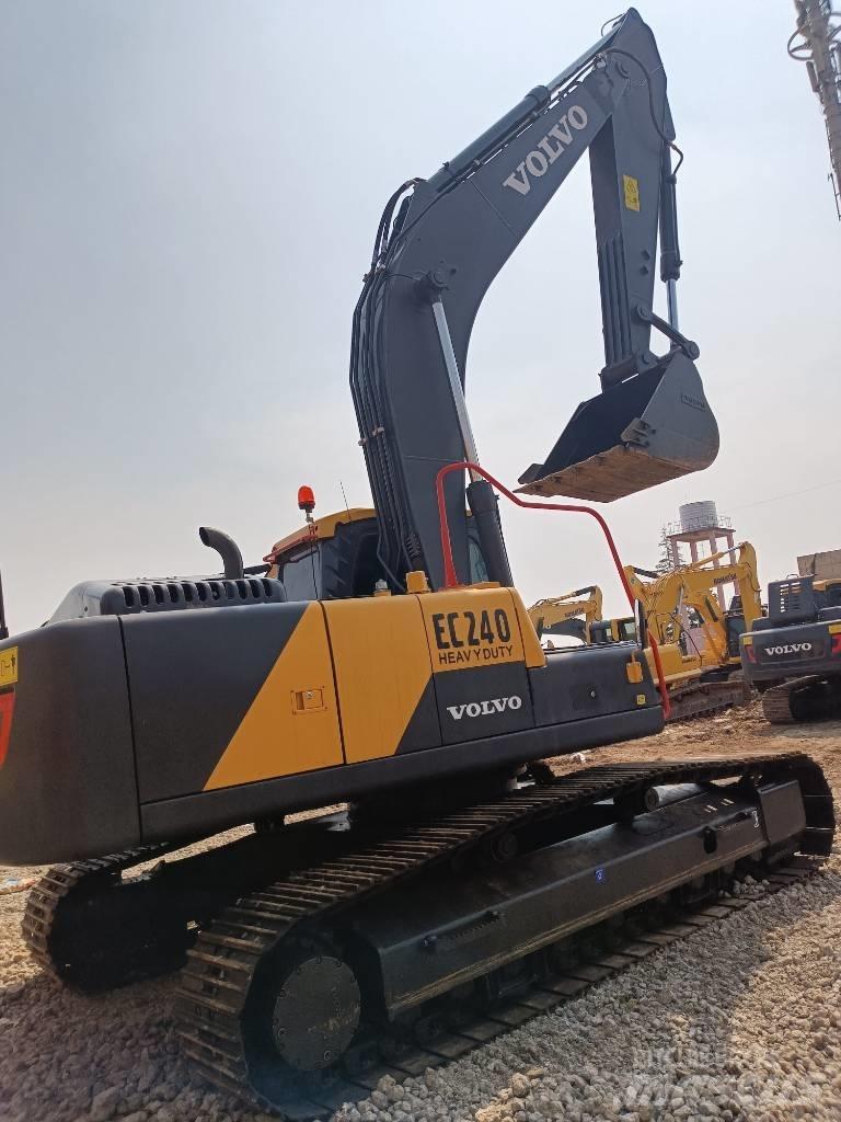 Volvo EC 240 Гусеничні екскаватори