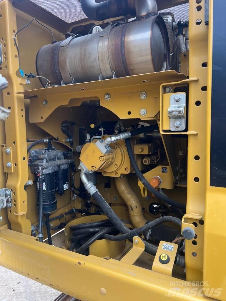 CAT 320 Гусеничні екскаватори