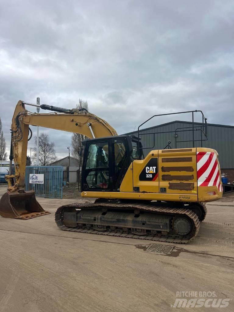 CAT 320 Гусеничні екскаватори