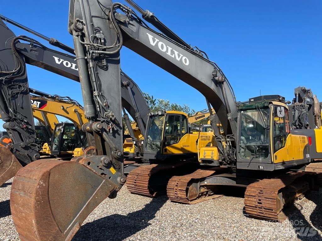 Volvo EC210C Гусеничні екскаватори