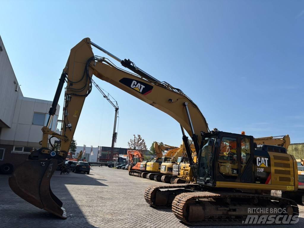 CAT 330 FL Гусеничні екскаватори
