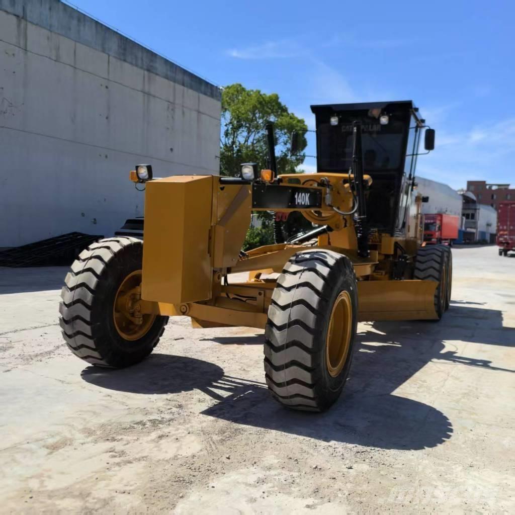 CAT 140K Грейдери