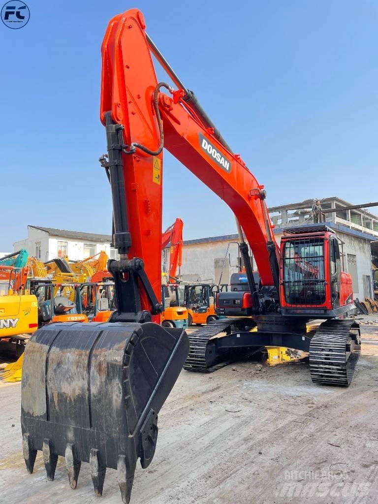 Doosan Dx300 Гусеничні екскаватори