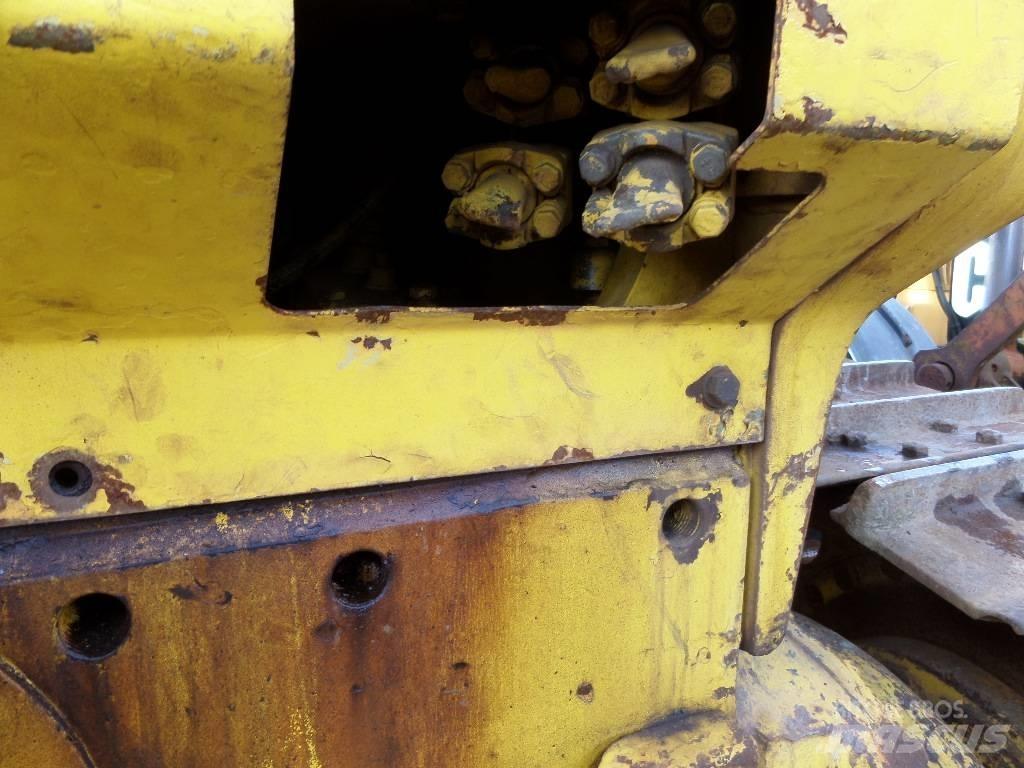 Komatsu D85P-21 Гусеничні бульдозери