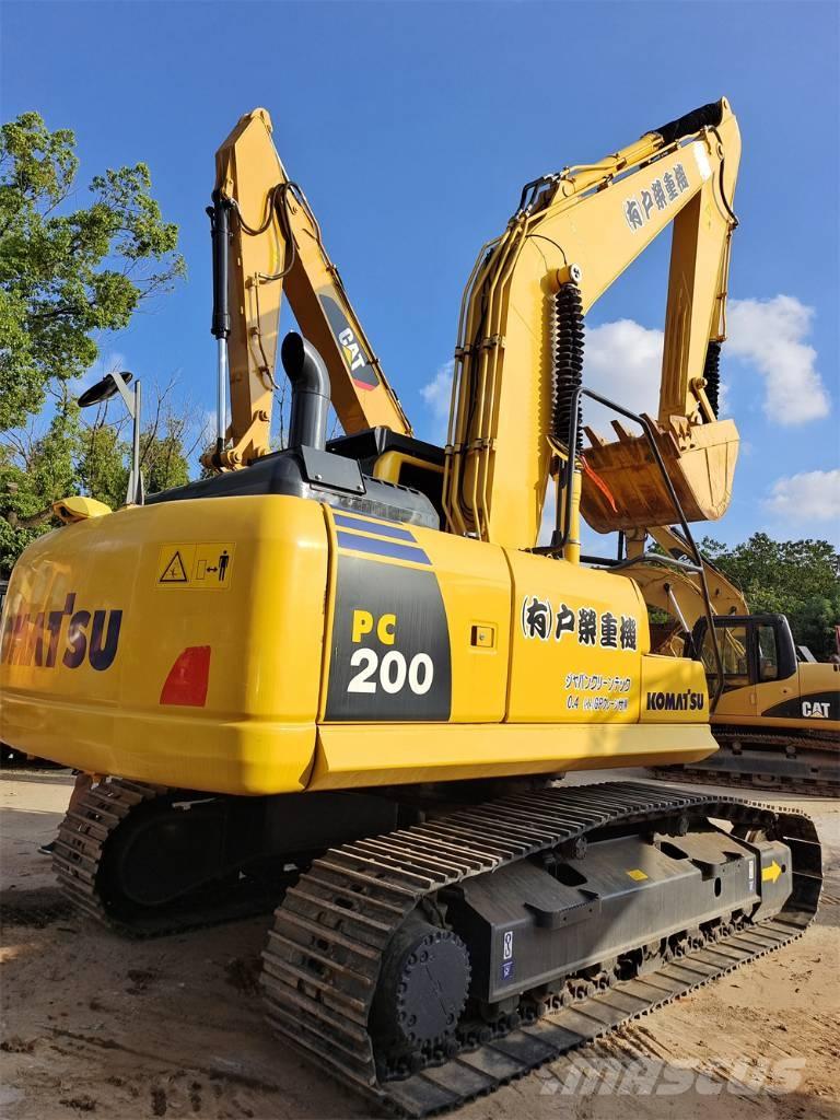 Komatsu PC 200 Гусеничні екскаватори