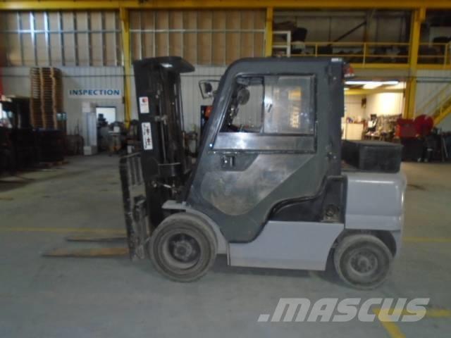 Nissan MYG1F2A30V Телескопічні підйомники