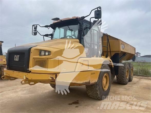 CAT 730 Зчленовані самоскиди
