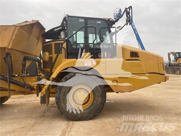CAT 730 Зчленовані самоскиди
