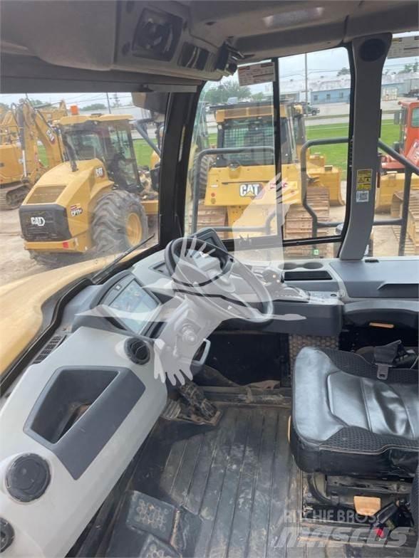 CAT 730 Зчленовані самоскиди